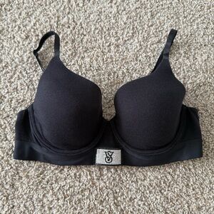 Victoria's Secret T-Shirt Bras (2)